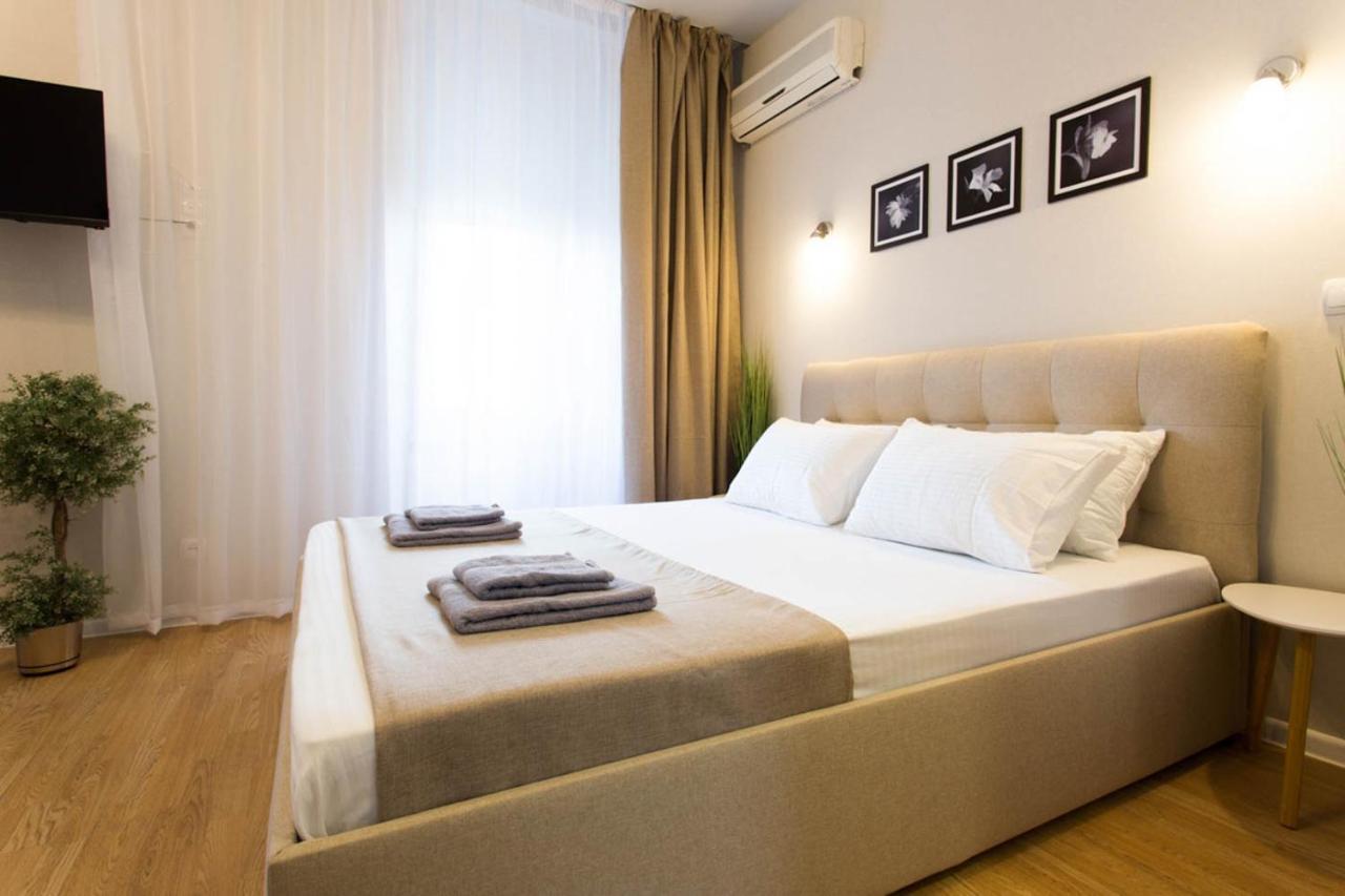 Apartment In The City Center - Gimnasiyna Naberezhna 24A-1 Jarkov Exterior foto